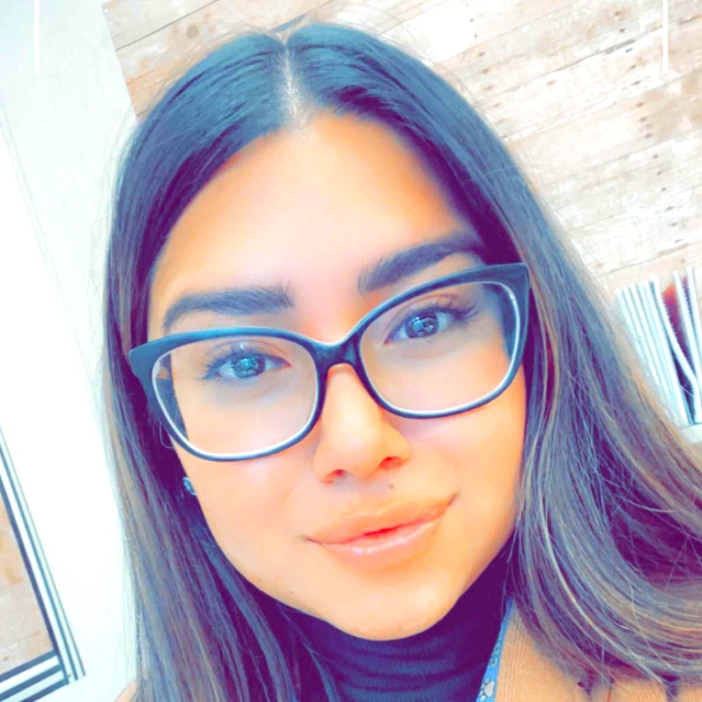 Meet your Posher, Maira